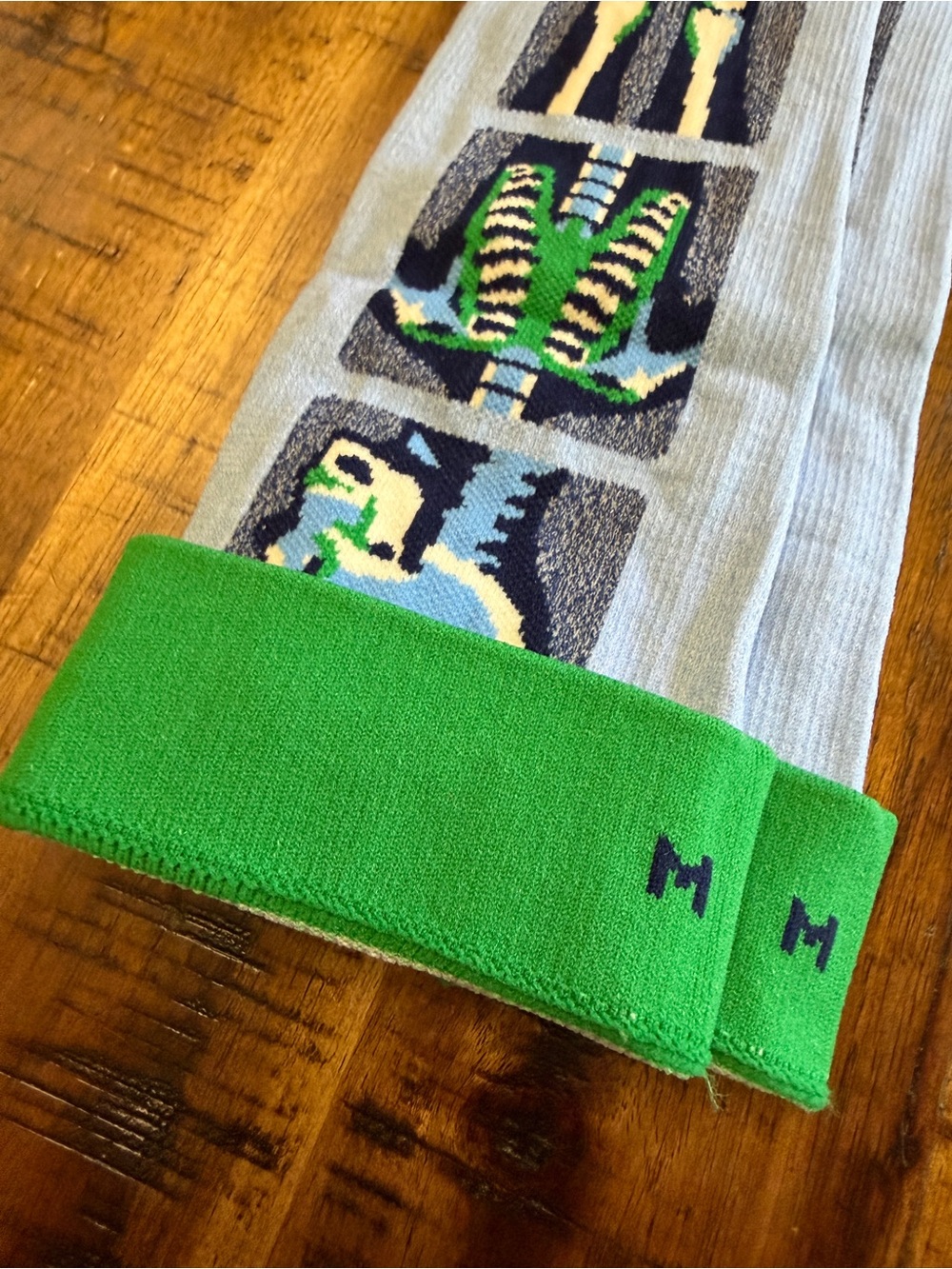 🆕FIGS Healthcare “We’ve Got Your Back” compression socks - women’s, size medium - Picture 8 of 9
